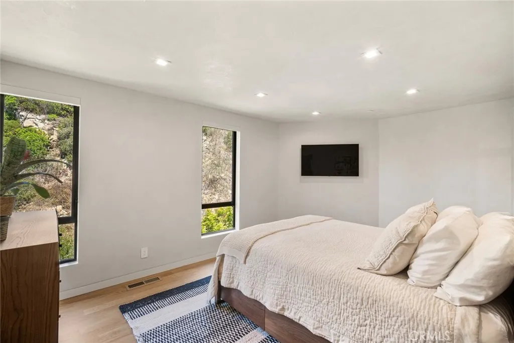 702 Diamond, Laguna Beach, California 92651 home-pic-28